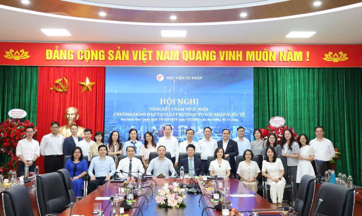 THAM LUẬN NÂNG CAO CHẤT LƯỢNG CHƯƠNG TRÌNH ĐÀO TẠO LUẬT SƯ