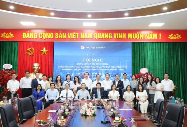 THAM LUẬN NÂNG CAO CHẤT LƯỢNG CHƯƠNG TRÌNH ĐÀO TẠO LUẬT SƯ